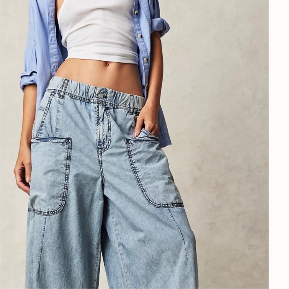 We The Free Light Blue Wide Leg Flare Jeans - Picture 3 of 15